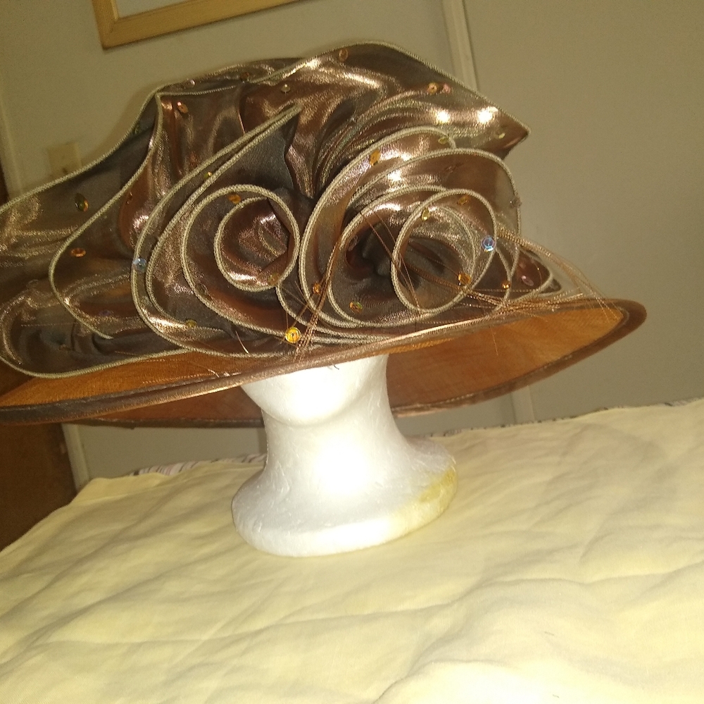 Hat . - Picture 2 of 5